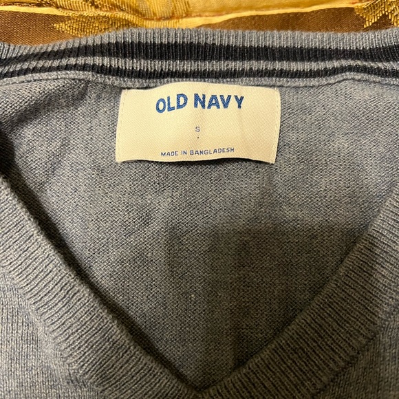 Men’s old navy v neck sweater size small - Picture 2 of 2